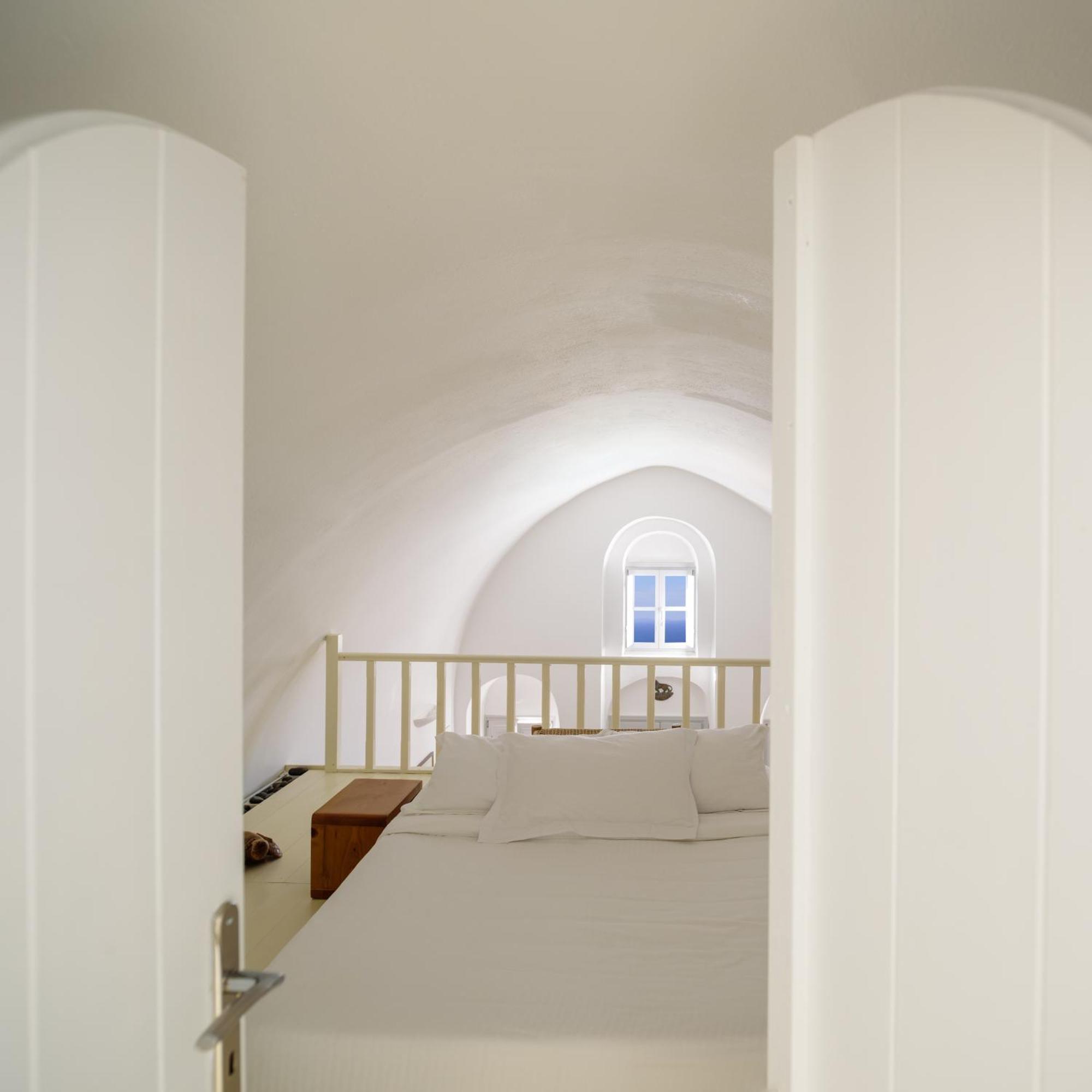 Revelis Villa & Canava Fira  Room photo