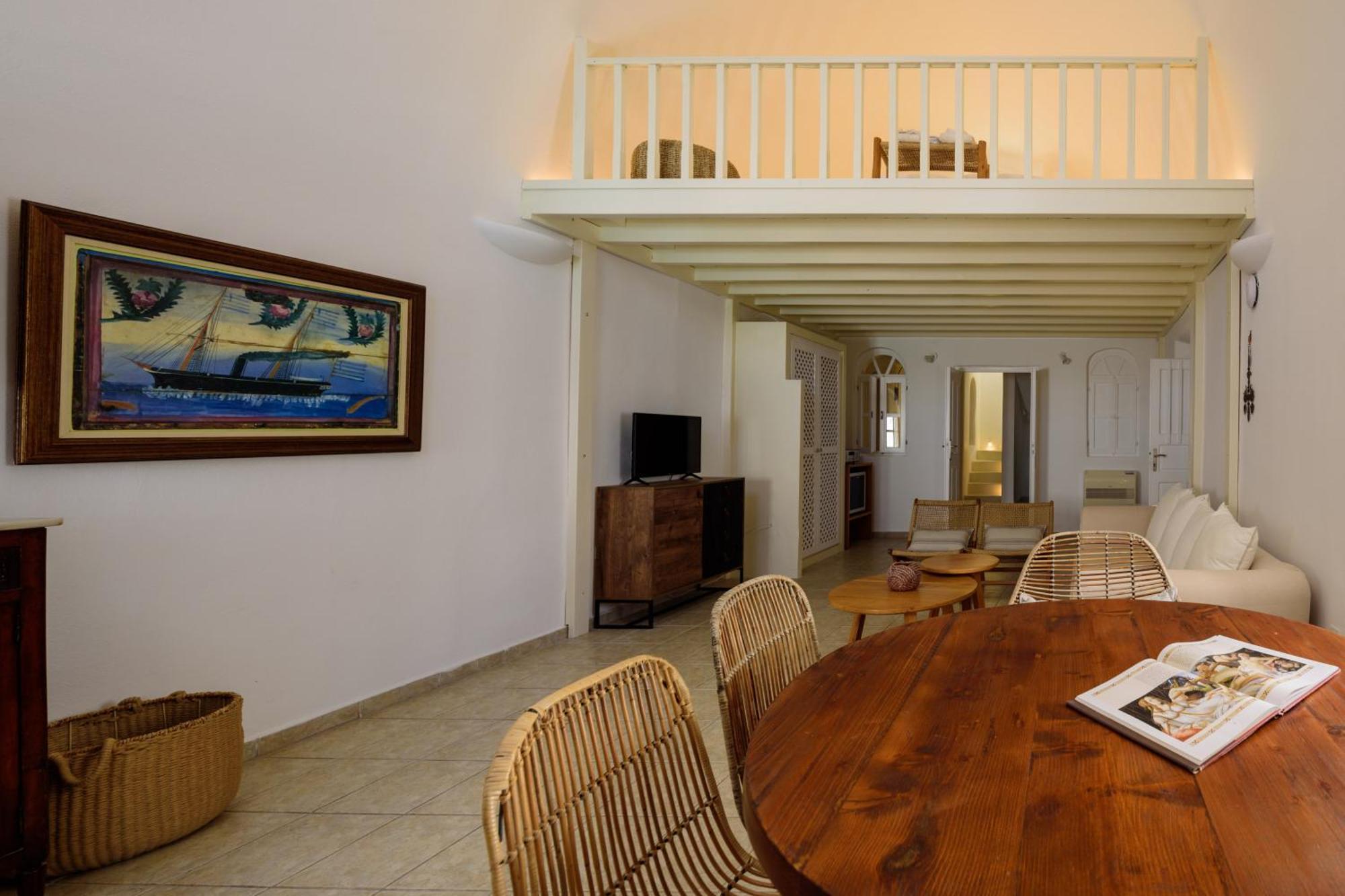 Revelis Villa & Canava Fira  Room photo