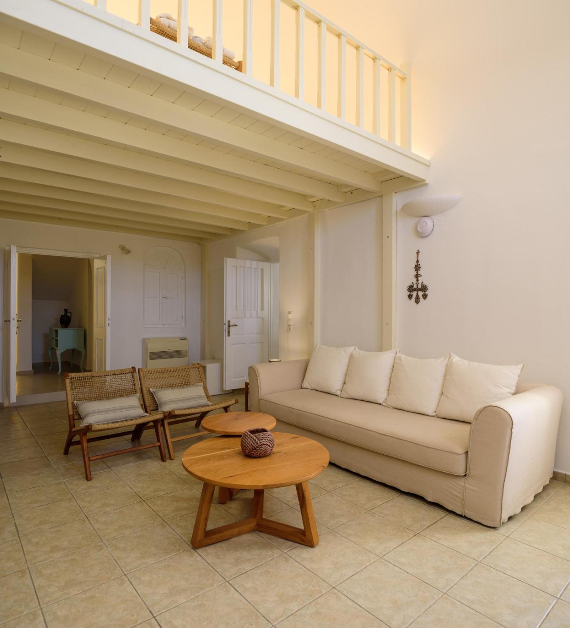 Revelis Villa & Canava Fira  Room photo