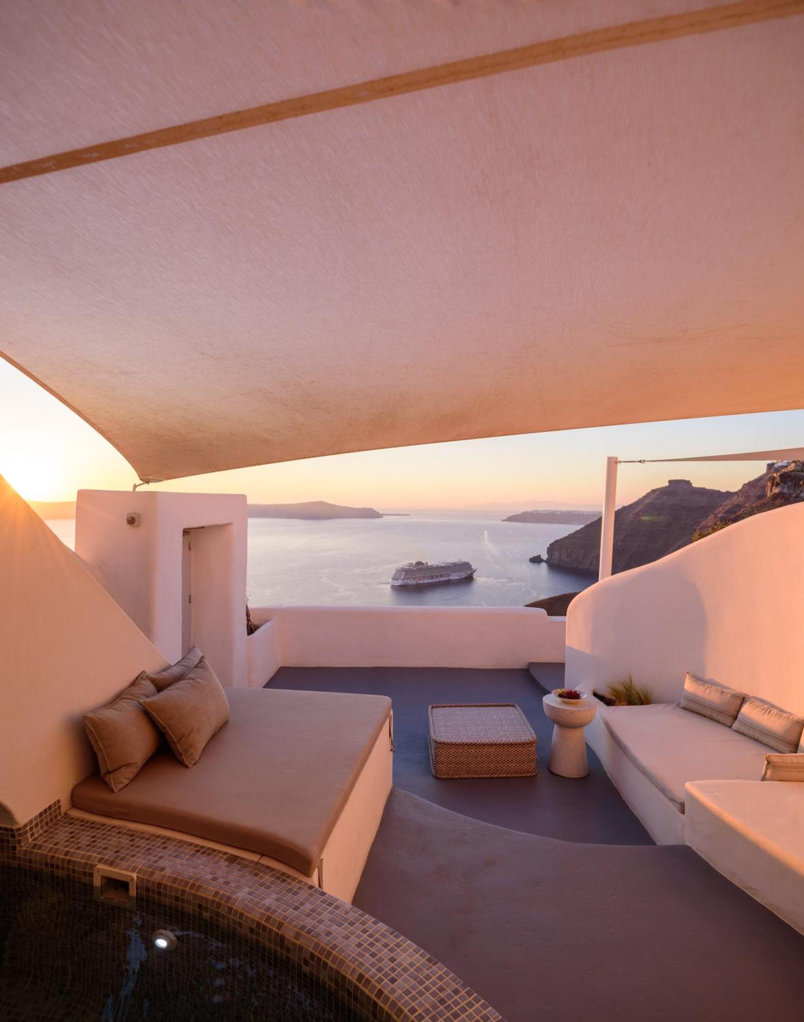 Revelis Villa & Canava Fira  Exterior photo
